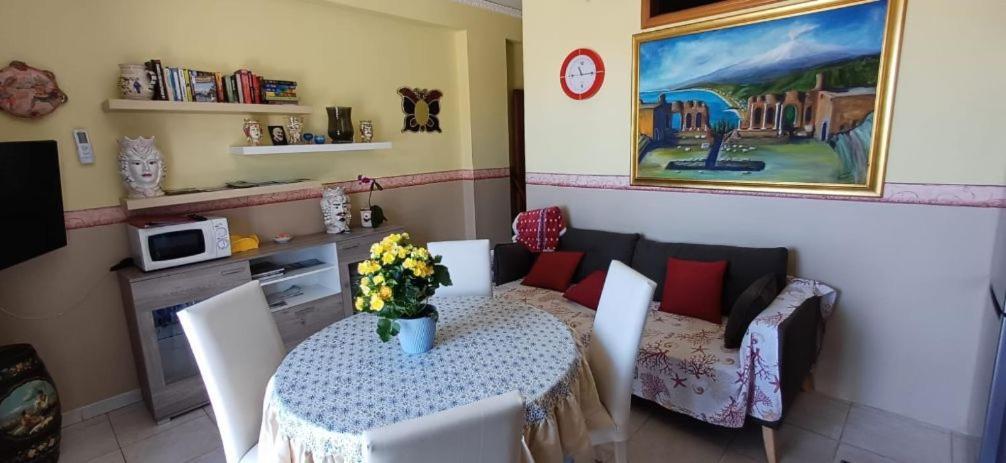 Apartments Mikros Giardini-Naxos Buitenkant foto