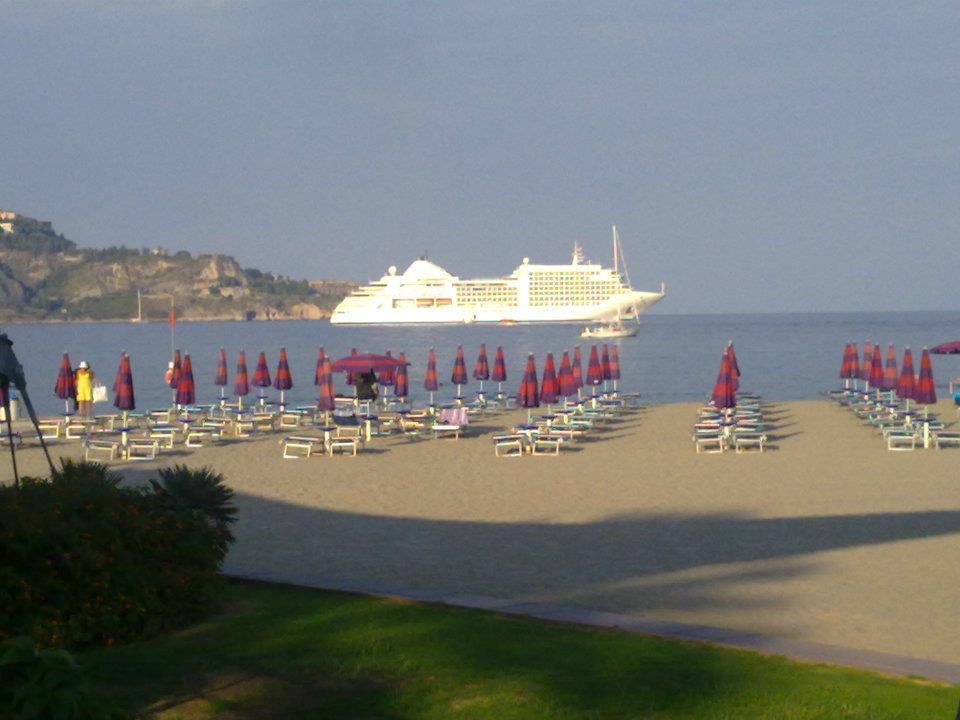 Apartments Mikros Giardini-Naxos Kamer foto
